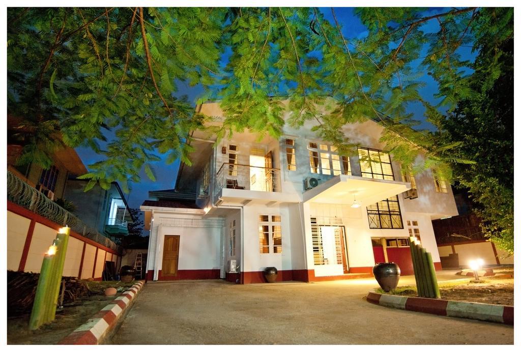 Thanlwin Guesthouse Yangon Exterior photo